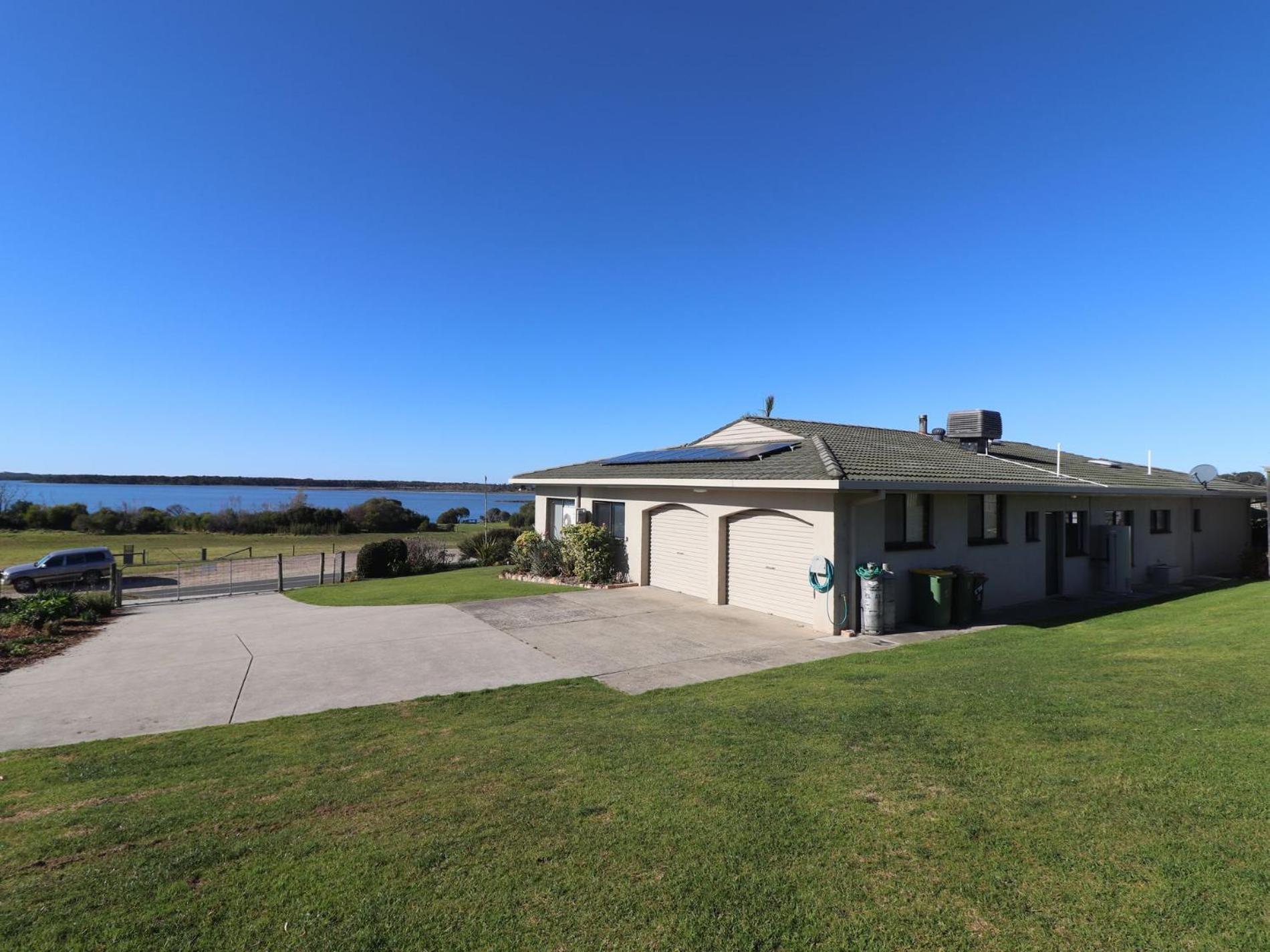 Chez Belle Vue Villa Mallacoota Exterior photo